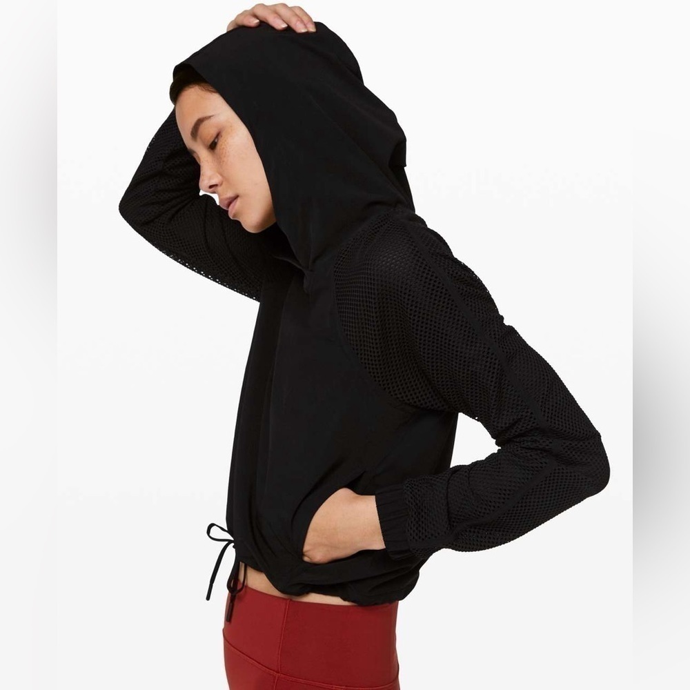 Lululemon Catch a Breeze Pullover Hoodie